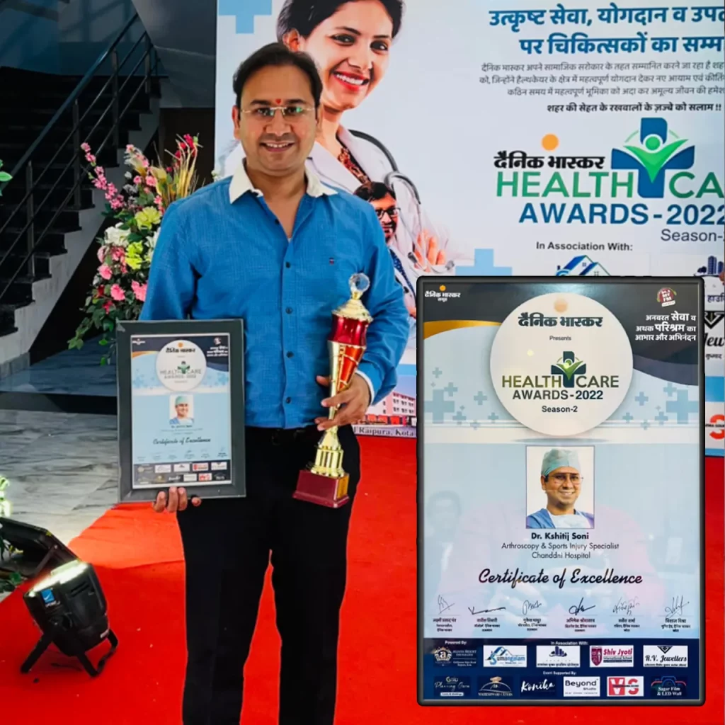 Dr Kshitij Soni awarded by Dainik Bhaskar Group in the field of Arthroscopy and sports Injuries.